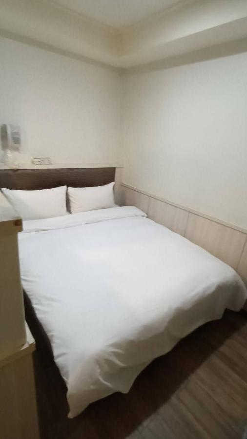 Galaxy Mini Inn Taipeh Exterior foto