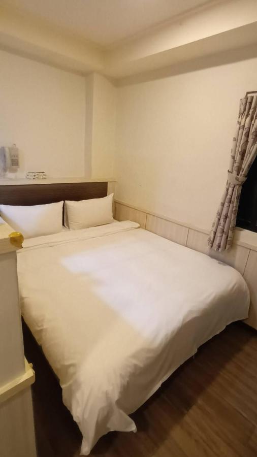 Galaxy Mini Inn Taipeh Exterior foto