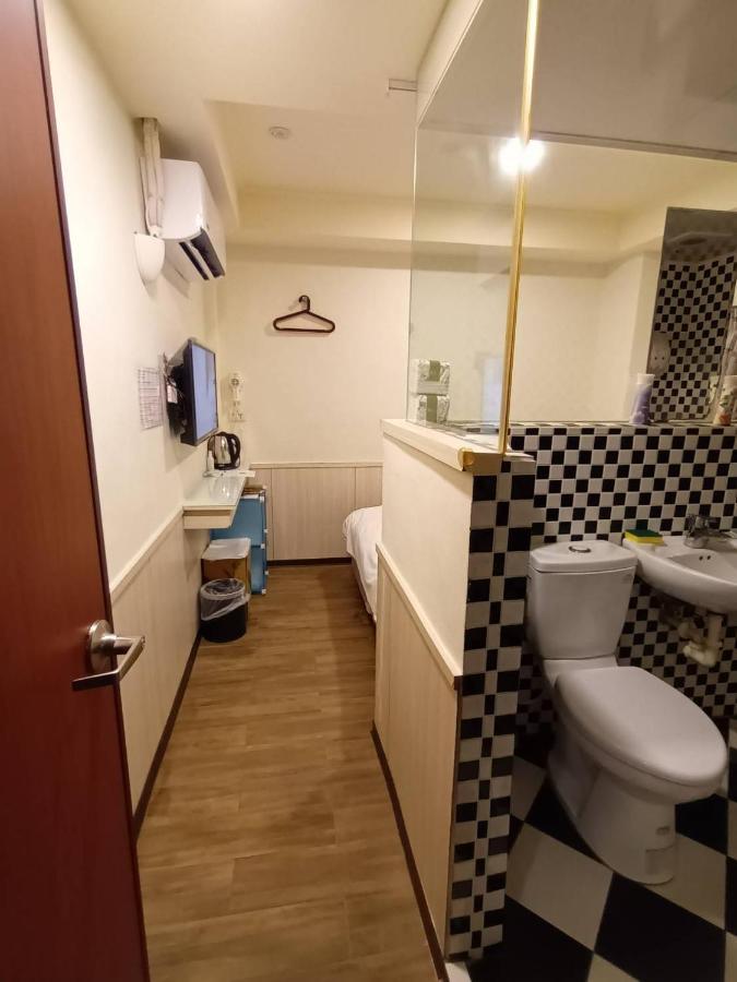 Galaxy Mini Inn Taipeh Exterior foto