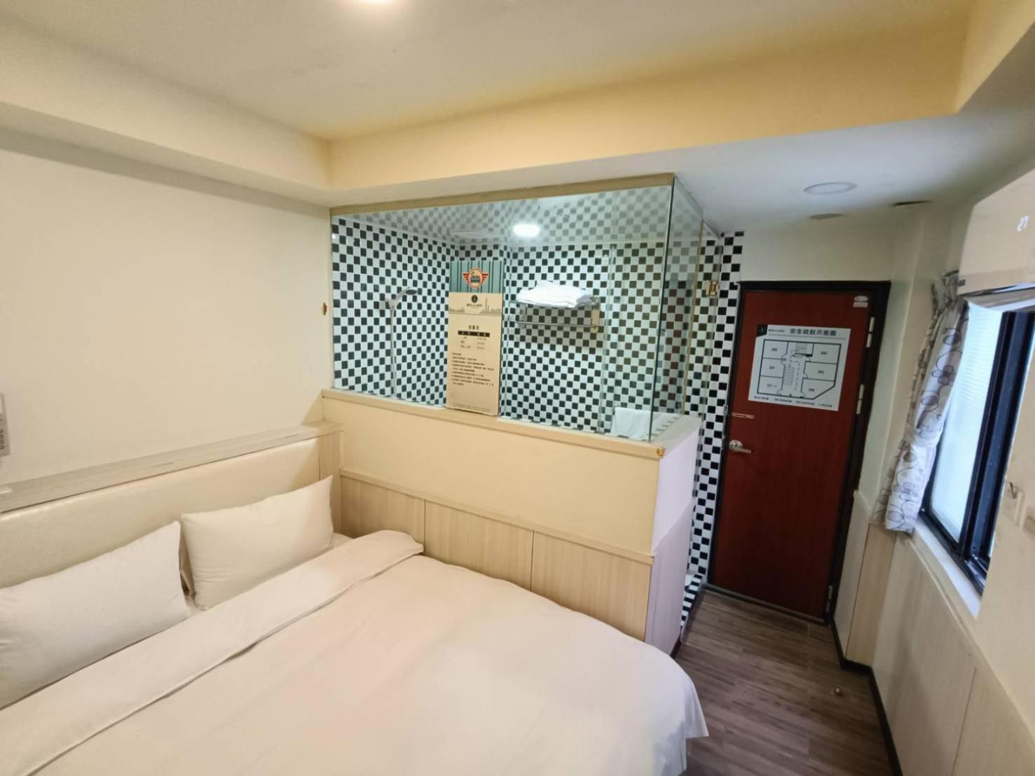 Galaxy Mini Inn Taipeh Exterior foto