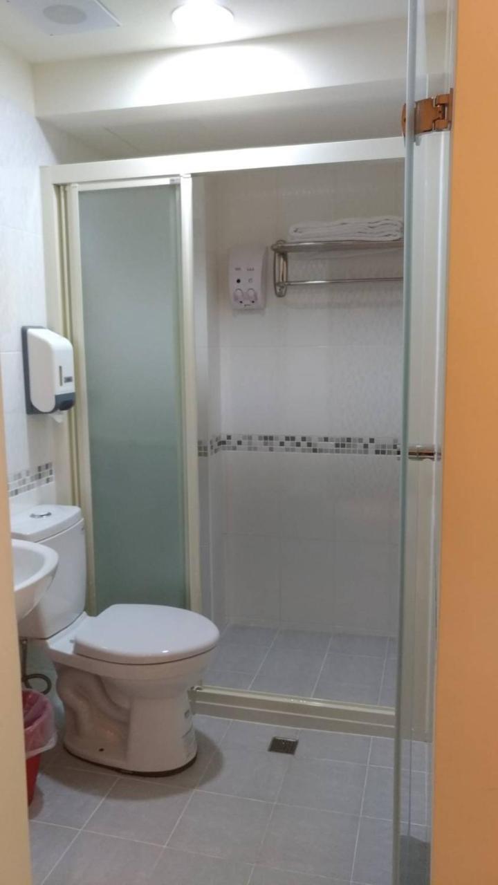 Galaxy Mini Inn Taipeh Exterior foto